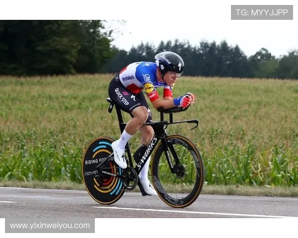 赛后复盘：V5与WE对决中的战术意识与团队配合分析