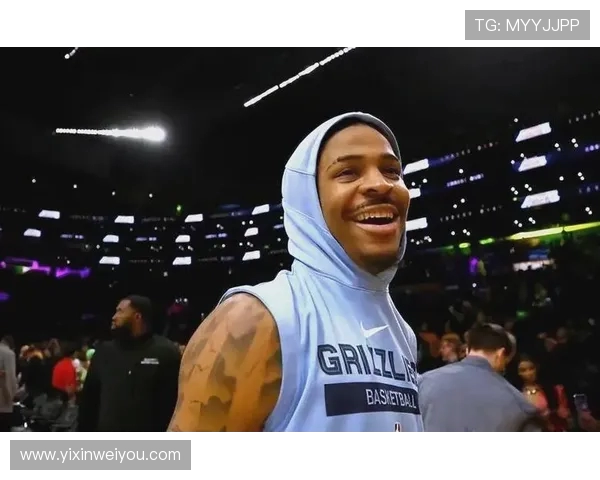 德阿隆福克斯的崛起之路与未来展望:从新秀到NBA明星的蜕变 德阿隆福克斯的崛起之路与未来展望:从新秀到NBA明星的蜕变