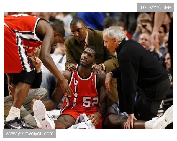 猛龙与雄鹿22号比赛激战正酣球星对决引发球迷热议