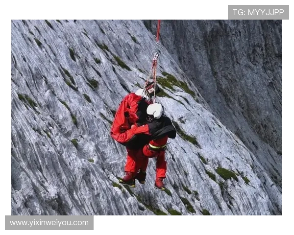 重庆攀岩队耐力之争引发热议背后的训练与技术探讨 重庆攀岩队耐力之争引发热议背后的训练与技术探讨